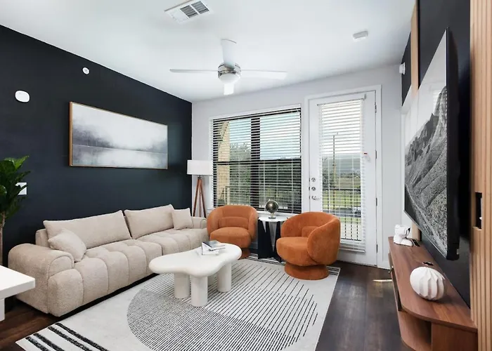 Cozy 2Br-W Parking, Near Rvrwalk, Dome & Conv Ctr