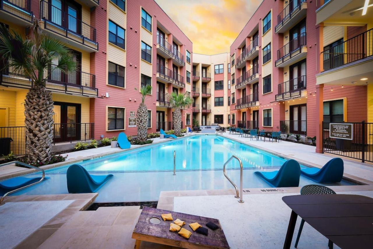 Apartment Cozy 2br-w Parking, Near Rvrwalk, Dome & Conv Ctr