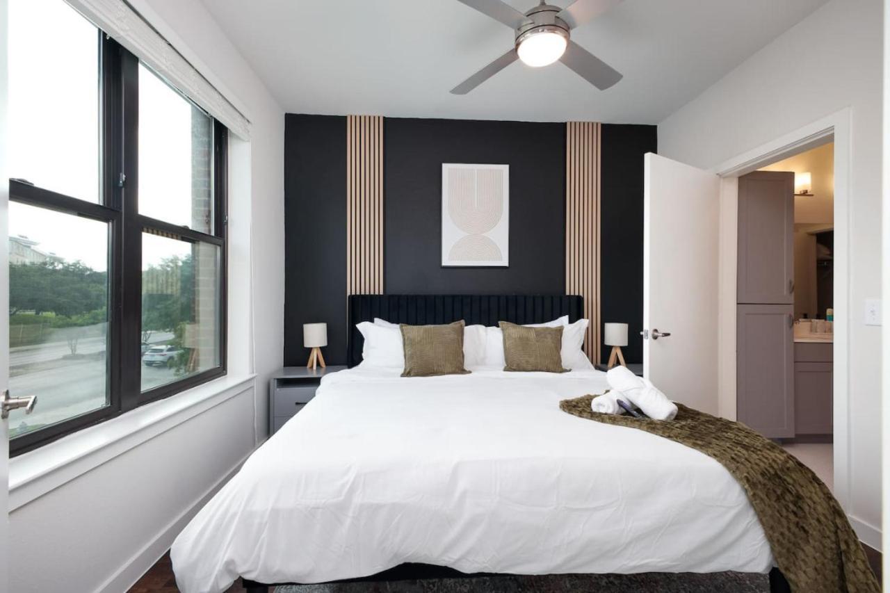 Cozy 2br-w Parking, Near Rvrwalk, Dome & Conv Ctr